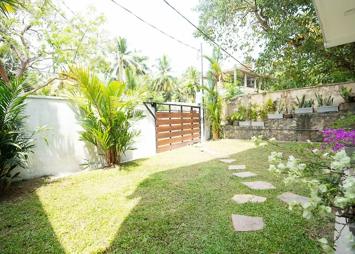Lotus Bloom- Lovely Apartment Near Unawatuna Beach